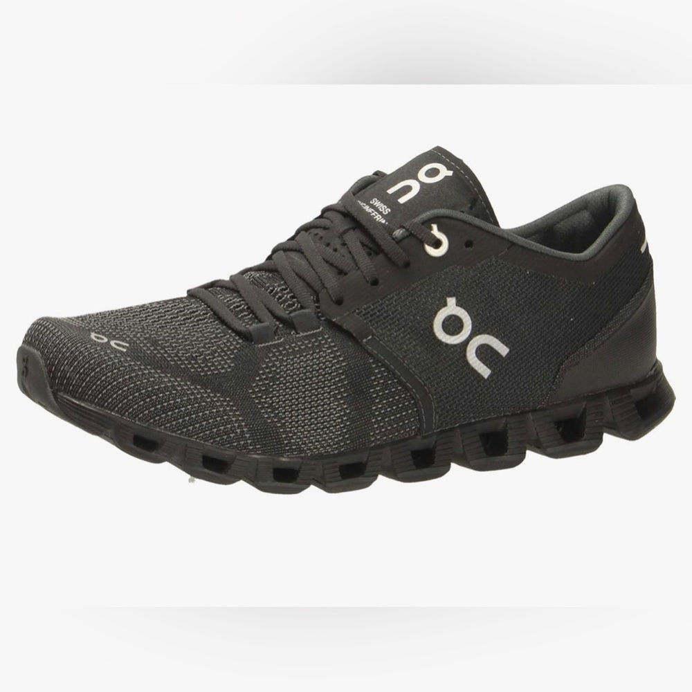 ON CLOUD Cloud X Running Sneaker